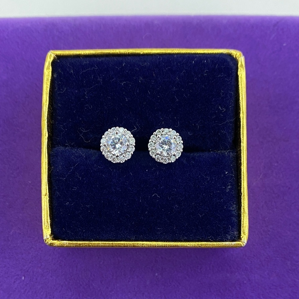 💛 Classic Sterling Silver Halo Stud Earrings | Sparkling Clear Crystal Studs